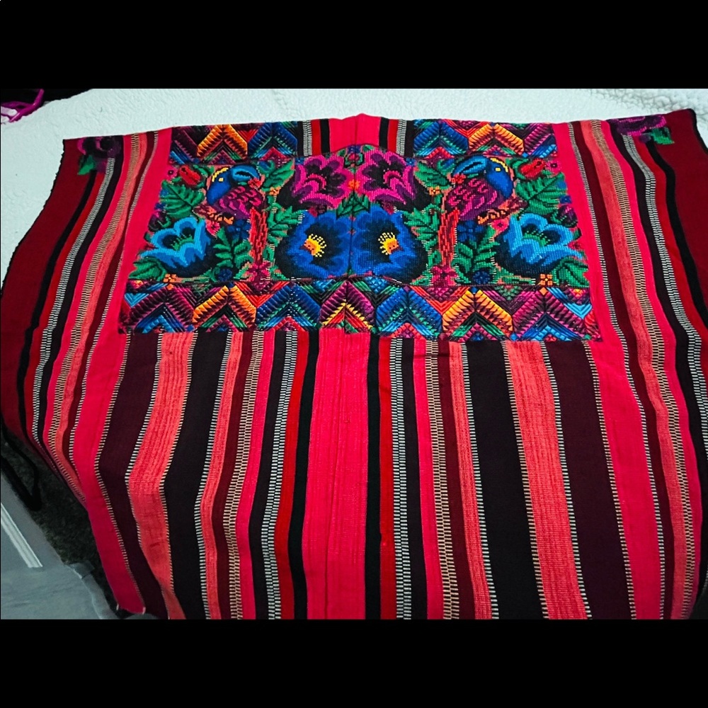 Huipil with Tucán and floral